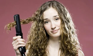 Duỗi thẳng tóc tự nhiên không cần hóa chất hoặc máy ép