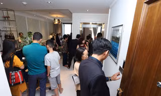Đông đảo khách hàng đến tham quan nhà mẫu The Grand Manhattan Q.1