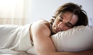 Những tư thế ngủ khiến quý ông bị yếu sinh lý