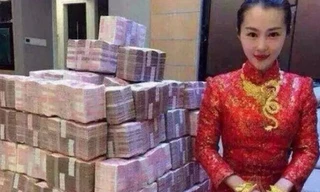 Cô dâu bên "núi" tiền mặt