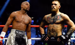 Mayweather đã treo găng từ năm 2015, còn McGregor đang xin giấy phép thi đấu quyền Anh