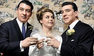 Trùm xã hội đen Ronnie Kray (trái) nâng cốc chúc mừng hạnh phúc của anh trai Reggie Kray (phải) và chị dâu Frances Shae (giữa) tại lễ cưới. Cuộc hôn nhân này chỉ kéo dài 8 tuần. 