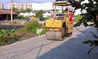 Người đàn ông thiệt mạng vì thử lái xe lu