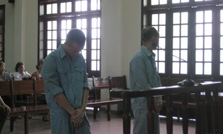 2 cậu cháu Hùng và Kiền