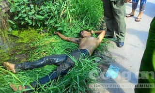 Nam thanh niên ngáo đá nằm vật vờ.