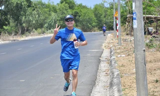 Anh Bùi Minh Phương tập chạy dưới cái nắng 37 độ và gió biển thổi ngược