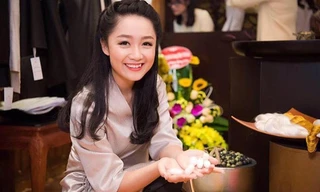 Vẻ hút hồn của 8X thay thế BTV Vân Anh ở Thời sự 19h