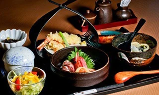 Khám phá bữa sáng siêu cầu kì của người Nhật