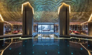 Bên trong tòa nhà 7 tầng dát vàng đắt nhất Thụy Sĩ