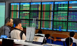 Thị trường đang kiểm tra đáy cũ, và có xu hướng tích lũy lại để chờ tin tức mới. 