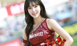 Nữ cổ động xinh đẹp tựa sao Hàn gây sốt mạng