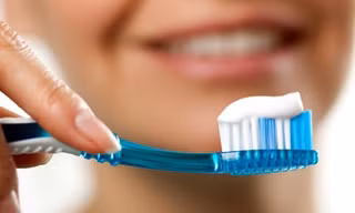 Mẹo nhỏ chăm sóc răng ê buốt