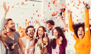 Sinh nhật công ty – nhân viên vui – chủ doanh nghiệp vừa mừng vừa lo