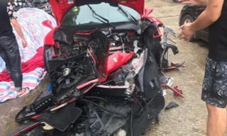 Hình ảnh được cho là xe ô tô của Tuấn Hưng gặp tai nạn kinh hoàng ở Phú Thọ, đầu xe nát bươm.