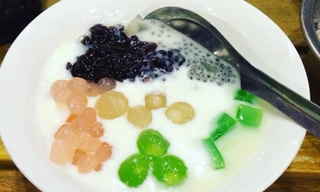 Cơm nếp cẩm có thể làm hạ được nồng độ cholesterol có hại trong máu. Rượu nếp ăn kèm sữa chua cũng là món ưa thích của trẻ em