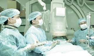 Bác sĩ tiếp cận được giao nhiệm vụ quản lý, chăm sóc sức khoẻ cán bộ cấp cao phải thực hiện nghiêm túc quy định bảo mật hồ sơ. Ảnh minh họa: P.V