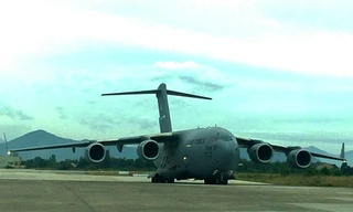 Chiếc C-17 của đoàn tổng thống Obama có mặt tại Đà Nẵng. Ảnh: N.Đ.