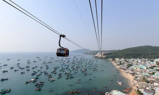 'Ánh sáng cuối đường hầm' của những phận nghèo nơi đảo Ngọc