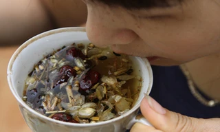 Trong y học cổ truyền có nhiều thảo dược làm trà giúp chữa bệnh.