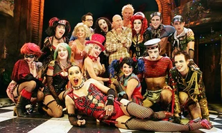 Những cách xem phim “quái chiêu” nhất thế giới