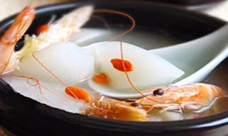 Canh thịt lợn, cà tím, dưa chuột giúp hạ áp