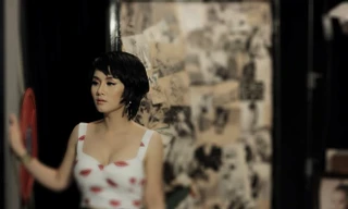 Nữ ca sĩ Thu Phượng từng bị một nhạc sĩ nổi tiếng, đang có gia đình hạnh phúc tán tỉnh. 