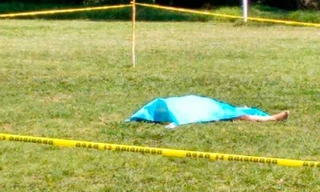 Thi thể trọng tài xấu số Victor Trejo