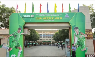Giải bóng đá, bóng rổ học sinh tiểu học, THCS tỉnh Vĩnh Long do Nestle Milo tổ chức được đánh giá là sân chơi bổ ích dành cho trẻ.