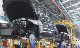 Người tiêu dùng Việt Nam vẫn đang phải trả giá đắt cho xe ô tô.