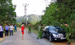 Công an xác định vụ 3 người chết trong xe Mercedes là án mạng