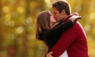 Đàn ông hôn vợ mỗi ngày sẽ sống thọ hơn 5 năm so với những người không làm việc này.