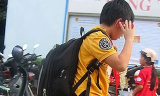 Sử dụng điện thoại quá sớm sẽ không tốt cho các em học sinh