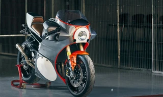 Yamaha R6 bản độ chiến binh hoài cổ: Cánh mày râu thèm khát