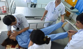 Nhiều bệnh nhân phải nhập viện tâm thần do nghiện Facebook. Ảnh: VH.