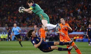 Hà Lan đọ Tây Ban Nha, Hứa Chử cởi trần đánh Mã Siêu