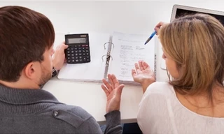 Lập kế hoạch ngân sách sẽ giúp bạn không bị lạm chi mỗi tháng. Ảnh: Shuttlestock