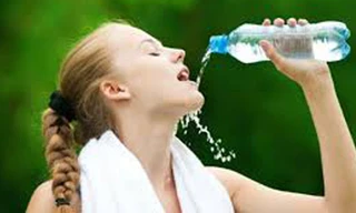 Khi nào nhất định phải uống nước?