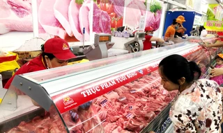 Thịt heo Tết dồi dào, giá ổn định