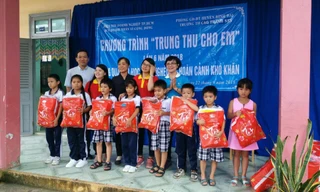 Bibica phối hợp với Quỹ Doanh Nhân và Đoàn bác sĩ tâm Việt thực hiện chương trình “trung thu cho em” tại các tỉnh Đak Nông, Bình Phước