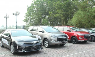 Tại các đại lý kinh doanh ô tô, hầu hết các mẫu xe lắp ráp đều được giảm giá cả chục triệu đồng