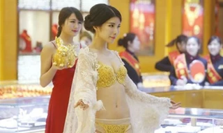 Nội y được làm từ 3kg vàng