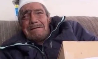 Ông Miguel trở về nhà trong sự kinh ngạc, bất ngờ của người thân. Ảnh: El Diaro