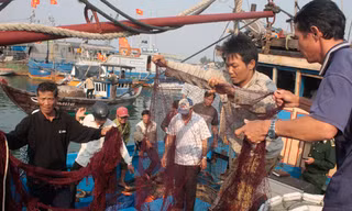 Tàu QNa 91939 bị tàu Trung Quốc tấn công khi đánh bắt trên biển Hoàng Sa vào ngày 6/3 vừa qua.