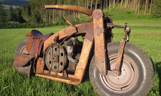 Cận cảnh môtô gỗ có một không hai