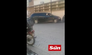 Cô gái liên tục tông xe bạn trai cũ vì ghen tuông