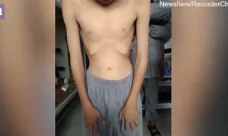 Hai thiếu niên Thiếu Lâm Tự và màn biểu diễn kỳ dị