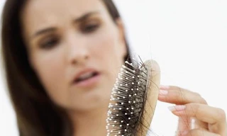 6 lí do làm tóc bạn thưa dần