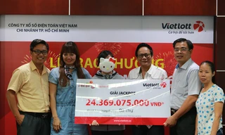 Chị Thư, nhân viên văn phòng làm việc tại Thành phố Biên Hòa (Đồng Nai) nhận giải độc đắc của Vietlott.