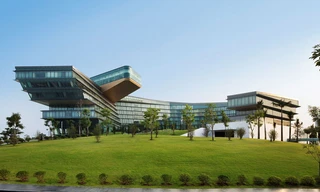 JW Marriott Hà Nội là một khách sạn 5 sao do Tập đoàn Bitexco làm chủ đầu tư, mang thương hiệu JW Marriott toạ lạc trong khuôn viên Trung tâm Hội nghị Quốc gia.