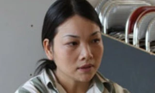 Thuyết đang thụ án trong trại giam. 